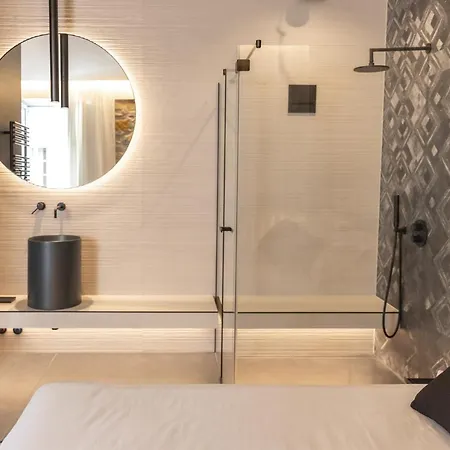 S1 Luxury And ترييستي