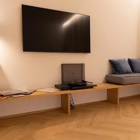 S1 Luxury And Τεργέστη