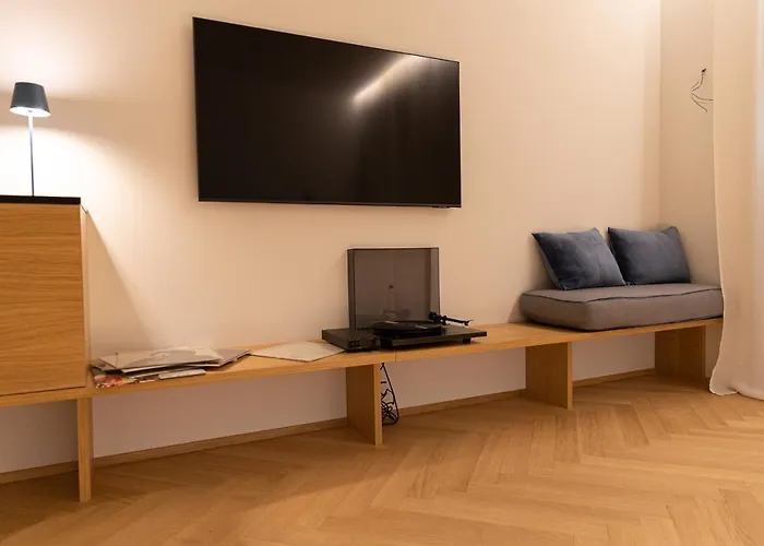 S1 Luxury And Triëst