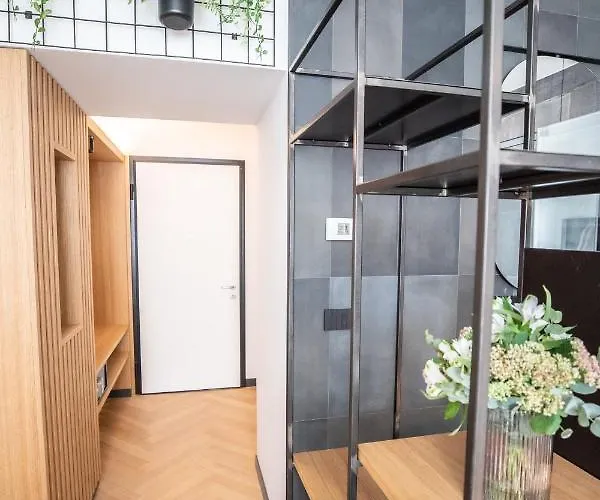 S1 Luxury And * Triëst