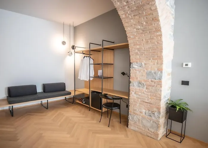 S1 Luxury And Trieste