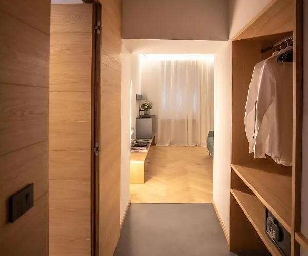 S1 Luxury And Trieste