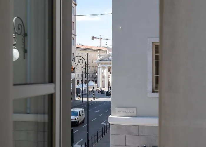 S1 Luxury And * Trieste